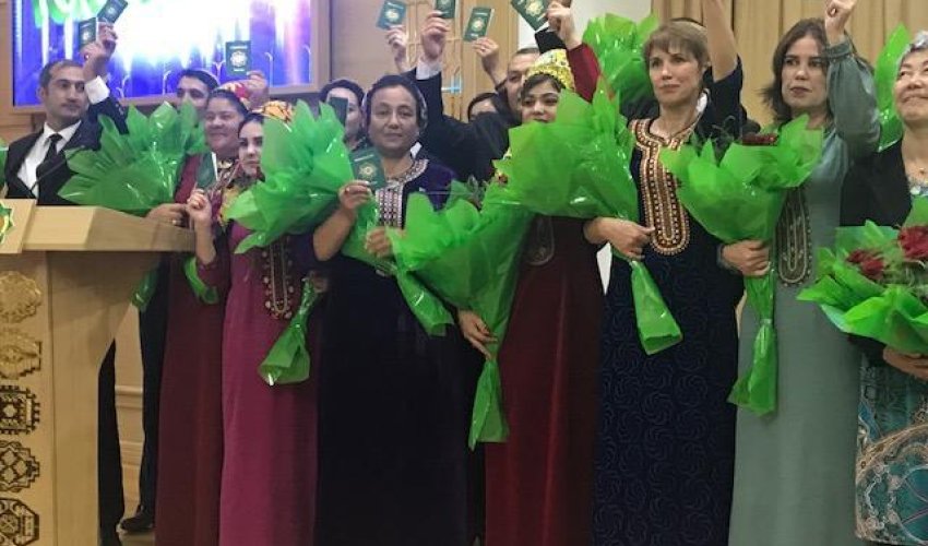 Over 8,000 stateless people received Turkmen passport in recent years (PHOTO)