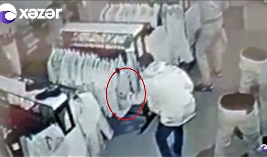 Xırdalanda mağazadan pul tapa bilməyən oğrular görün nə etdi - VİDEO Xırdalanda mağazadan pul tapa bilməyən oğrular görün nə etdi - VİDEO