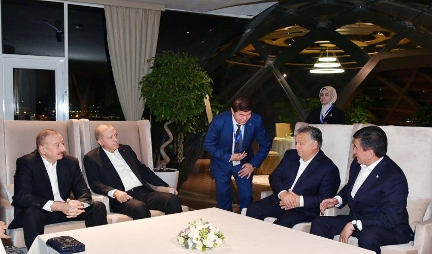 Prezident İlham Əliyev dövlət və hökumət başçıları ilə birgə şam edib - FOTO Prezident İlham Əliyev dövlət və hökumət başçıları ilə birgə şam edib - FOTO