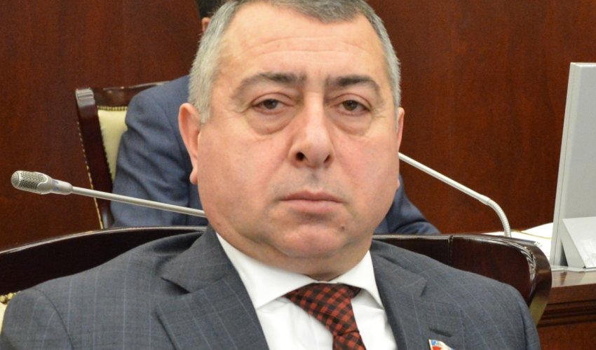 Rafael Cəbrayılov villasını satışa çıxardı - Borclu olduğu şəxslərin sayı 10 nəfərdən çoxdur Rafael Cəbrayılov villasını satışa çıxardı - Borclu olduğu şəxslərin sayı 10 nəfərdən çoxdur