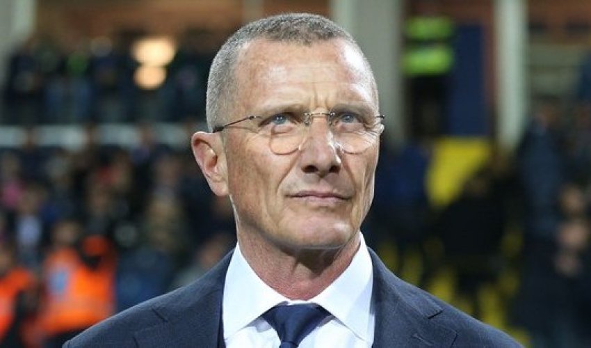 Baş məşqçi istefa verdi