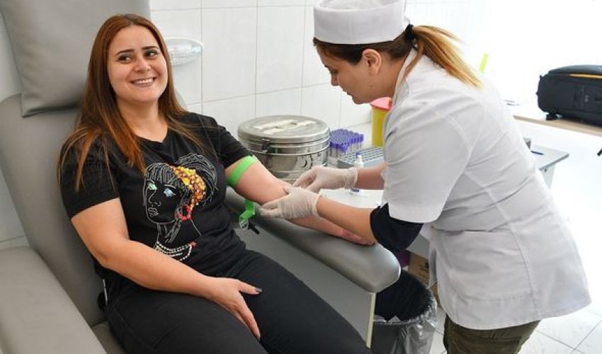 QİÇS xəstəsi: “Dörd dil bilirəm, türkmən qızla cinsi əlaqədə oldum, dostlarım məndən üz çevirdi” - REPORTAJ QİÇS xəstəsi: “Dörd dil bilirəm, türkmən qızla cinsi əlaqədə oldum, dostlarım məndən üz çevirdi” - REPORTAJ