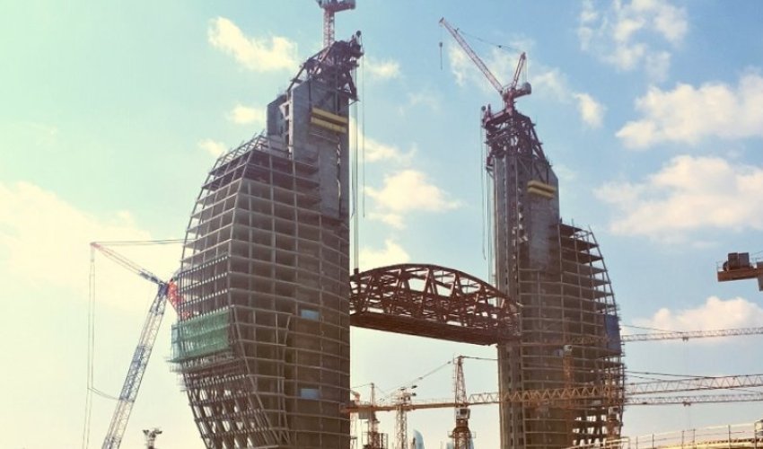 Bakıda 2100 tonluq körpü tikildi
