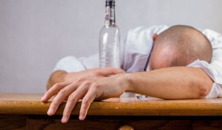 Bakıda “bomj” alkoqol zəhərlənməsindən öldü