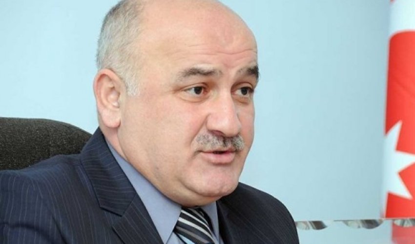 Ramiz Yunus Arif Hacılını istefaya çağırdı
