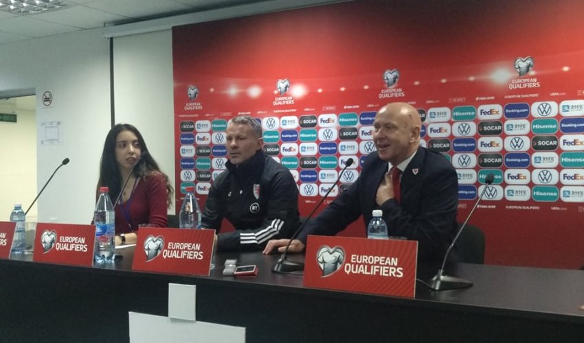 UEFA nümayəndəsi azərbaycanlı tərcüməçini konfransdan çıxardı - VİDEO UEFA nümayəndəsi azərbaycanlı tərcüməçini konfransdan çıxardı - VİDEO