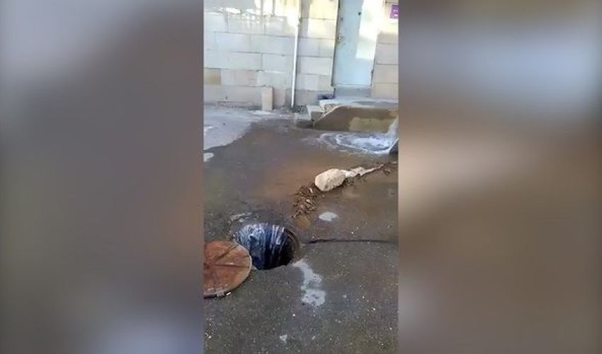 Bakıda yaşayış binasında biabırçı mənzərə - VİDEO Bakıda yaşayış binasında biabırçı mənzərə - VİDEO