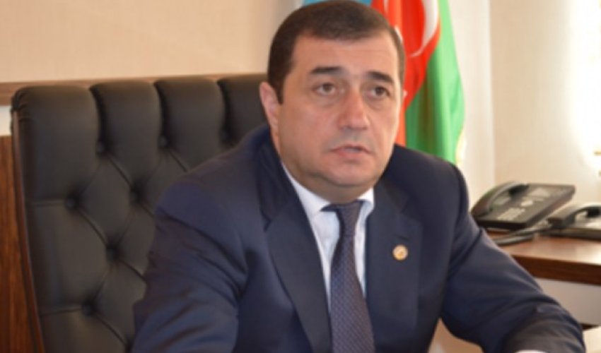 Azərbaycanda bu icra başçısı vətəndaşları qəbul etmir — FOTO