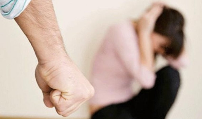 Masazırda OLAY: Gecə ata ilə qızı döyüldü Masazırda OLAY: Gecə ata ilə qızı döyüldü