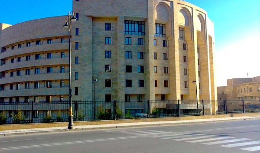 Dövlət xəstəxanasında korrupsiya baş alıb gedir