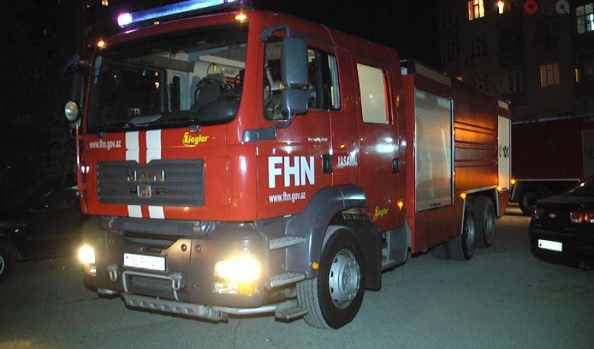 Bakıda ikimərtəbəli ev çöküb Bakıda ikimərtəbəli ev çöküb