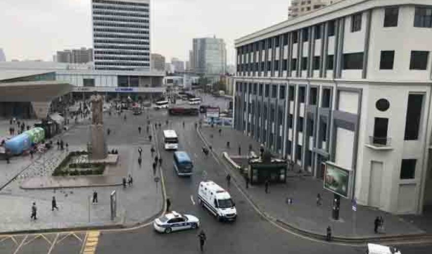 Cəfər Cabbarlı meydanı boşaldılır Cəfər Cabbarlı meydanı boşaldılır