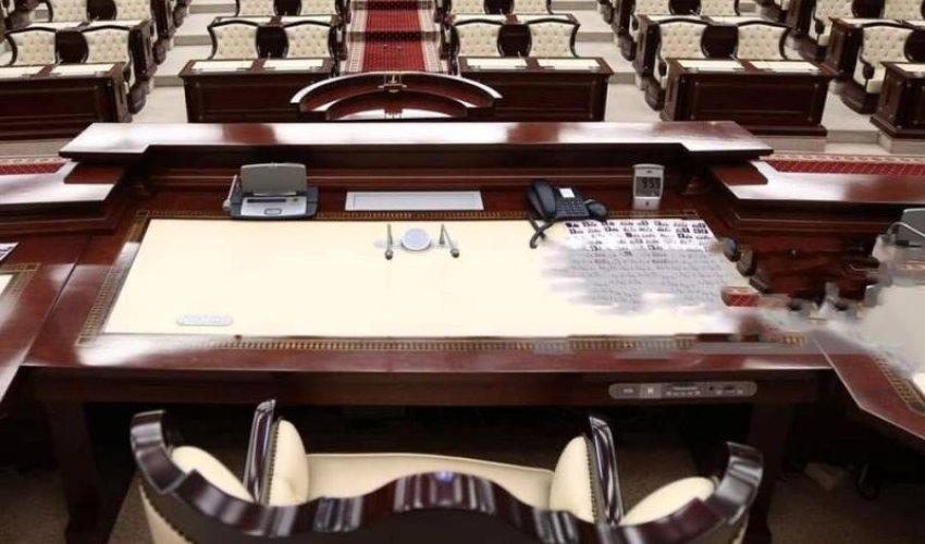 Deputatların əlavələrlə birlikdə aldığı məvacib - Maaş, bayrampulu, tətilpulu, pensiya…- Kimə nə qədər düşür?
