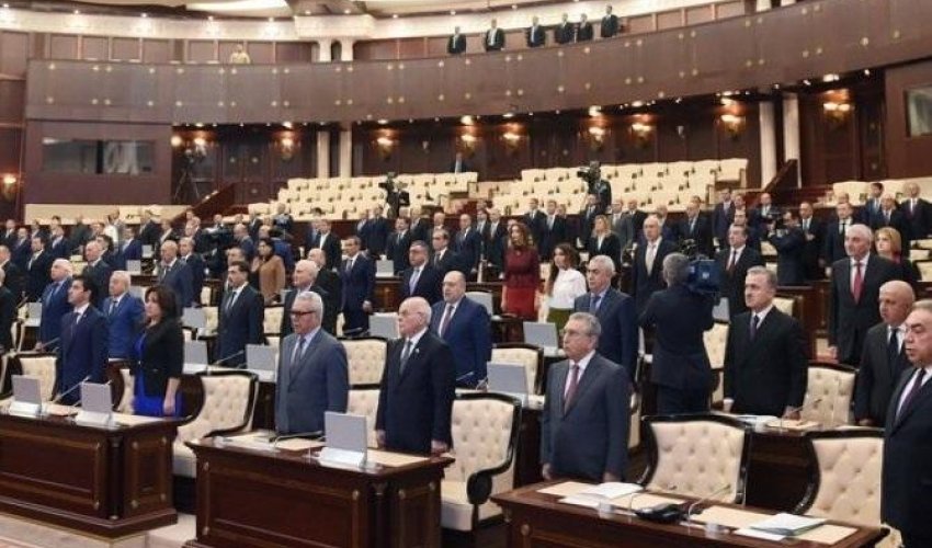 Milli Məclisin adı dəyişdirilsin! - Ziyalılardan maraqlı TƏKLİF