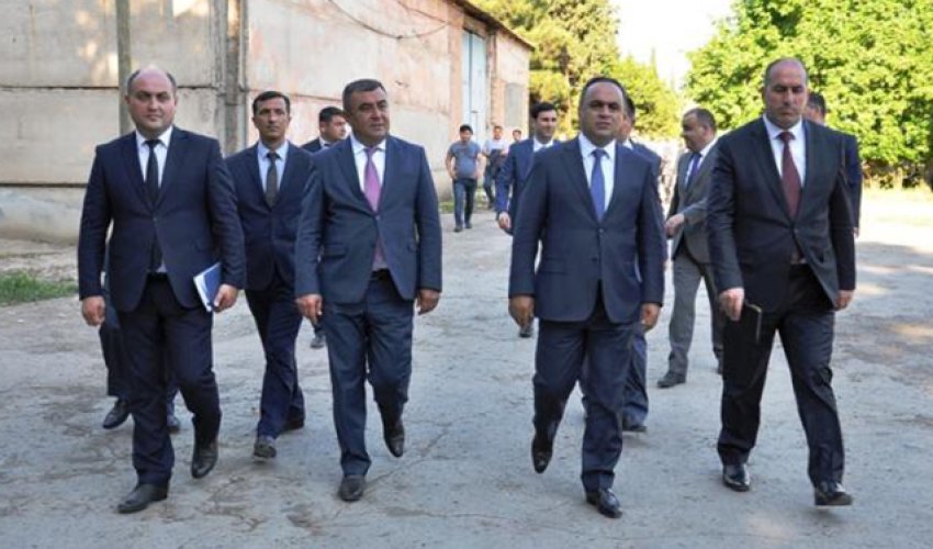 Vəzifədən azad edilən məmur məsul katib oldu