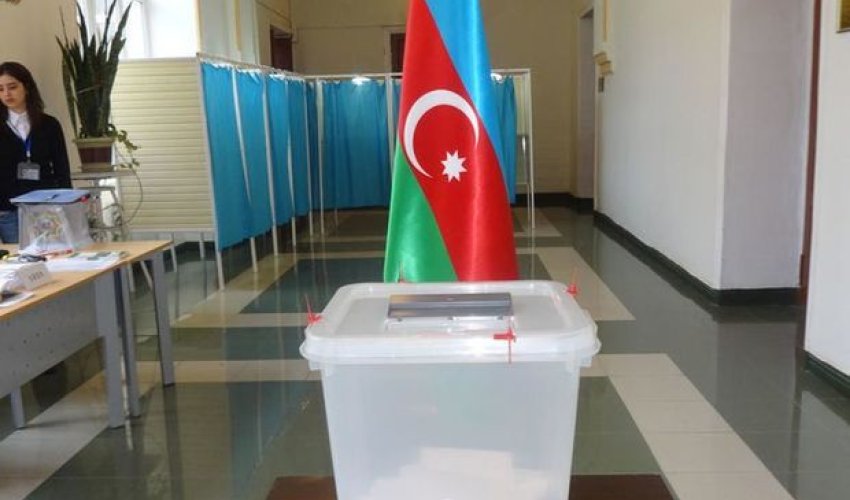 Bakıda bütün ailə üzvləri namizəd olan bələdiyyə sədrindən maraqlı addım- FOTO Bakıda bütün ailə üzvləri namizəd olan bələdiyyə sədrindən maraqlı addım- FOTO