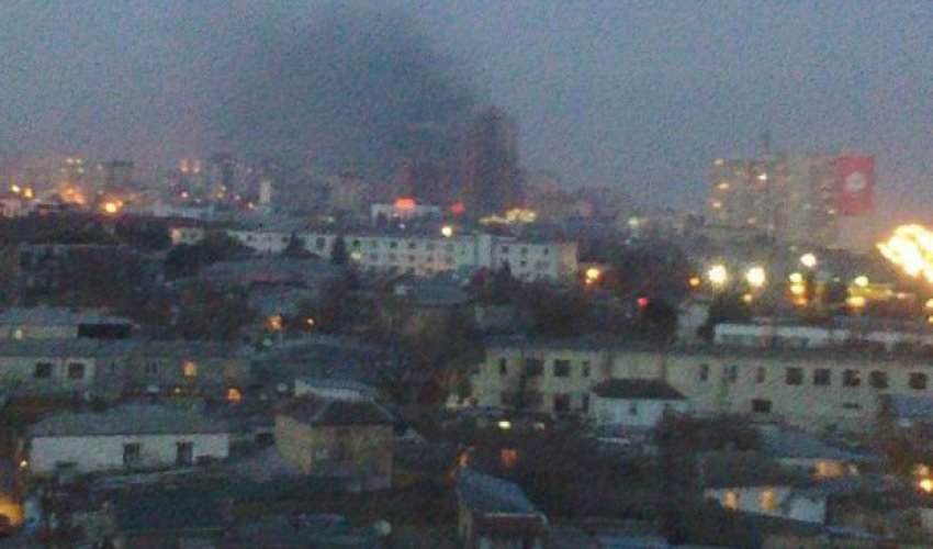 В Баку горит 