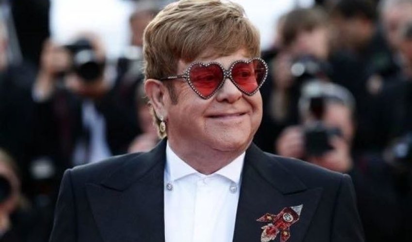 Elton Cona fəxri orden verildi