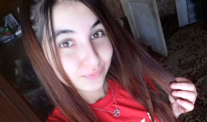 Azərbaycanda 18 yaşlı qız itkin düşdü - FOTOLAR Azərbaycanda 18 yaşlı qız itkin düşdü - FOTOLAR