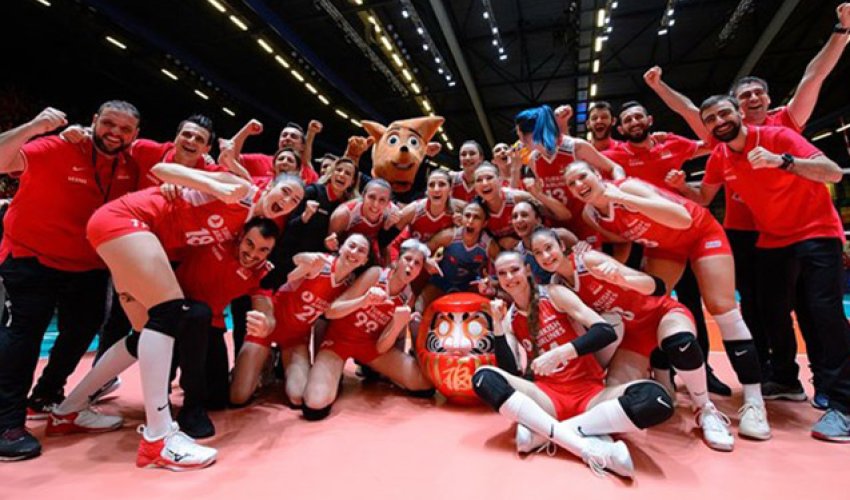 Türkiyə millisini təhqir etdi, bələdiyyədən kənarlaşdırıldı Türkiyə millisini təhqir etdi, bələdiyyədən kənarlaşdırıldı