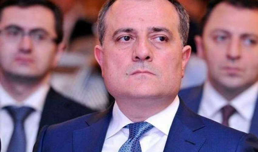 Məktəb direktoru nazirin bu qərarından sonra XƏSTƏXANAYA YERLƏŞDİRLDİ Məktəb direktoru nazirin bu qərarından sonra XƏSTƏXANAYA YERLƏŞDİRLDİ