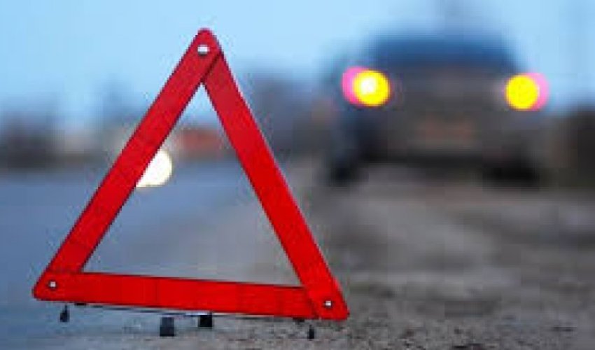 В Баку автомобиль сбил насмерть девушку-подростка В Баку автомобиль сбил насмерть девушку-подростка