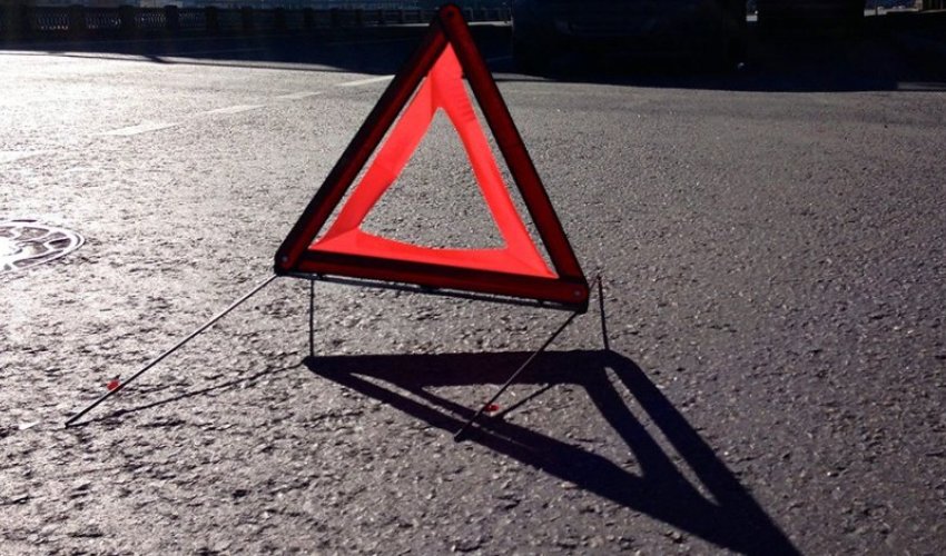 В Баку столкнулись два автомобиля, есть пострадавший В Баку столкнулись два автомобиля, есть пострадавший
