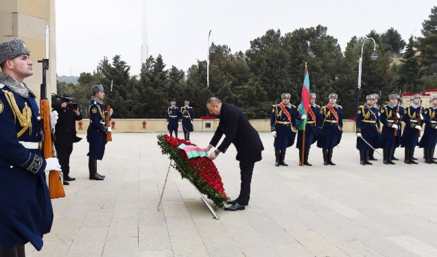İlham Əliyev Şəhidlər xiyabanını ziyarət etdi