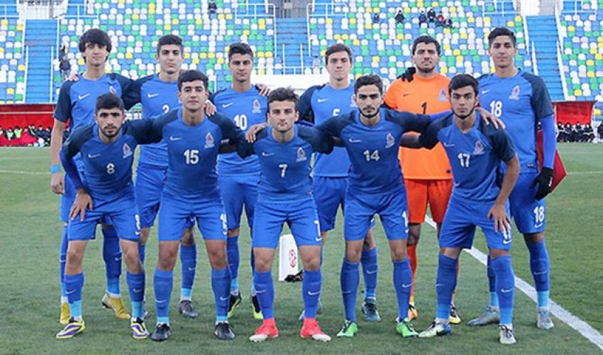 Siqaret çəkən futbolçular millimizdən uzaqlaşdırıldı Siqaret çəkən futbolçular millimizdən uzaqlaşdırıldı