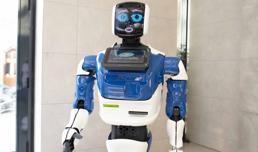 Azərbaycan Beynəlxalq Bankında robot!