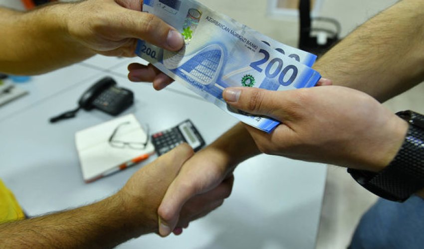 В Азербайджане лже-начальник угодил за решетку В Азербайджане лже-начальник угодил за решетку