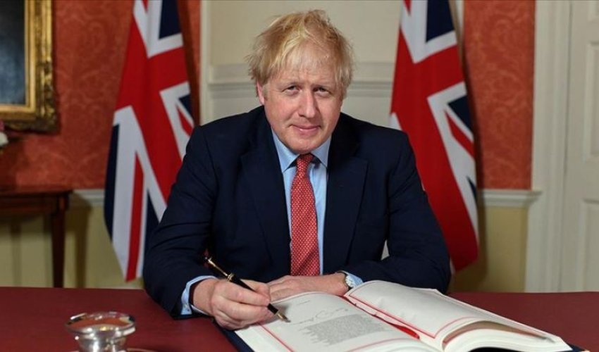 Conson Brexit sazişini imzaladı