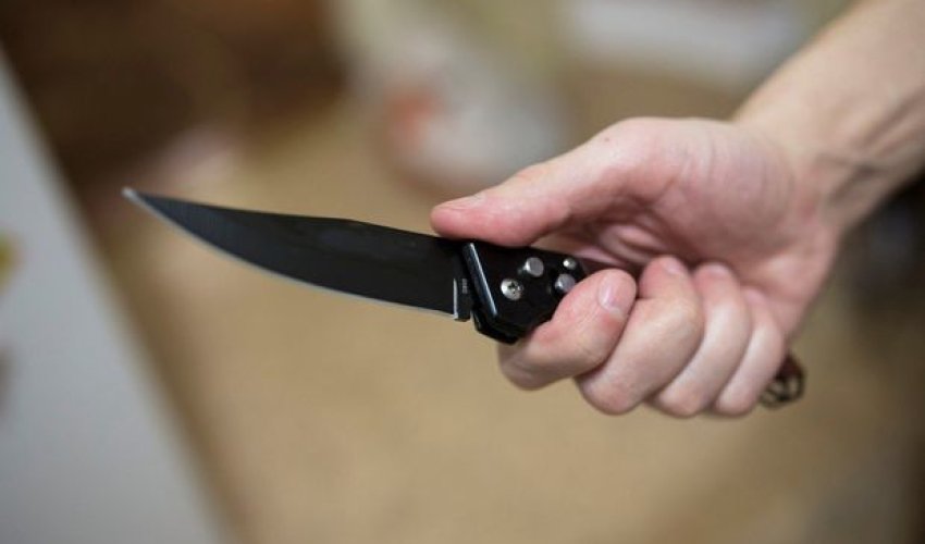 В бакинской чайхане молодого человека ударили ножом В бакинской чайхане молодого человека ударили ножом