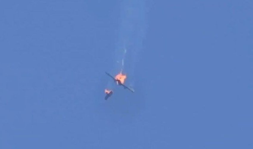 Suriyanın iki qırıcı təyyarəsi vuruldu - VİDEO