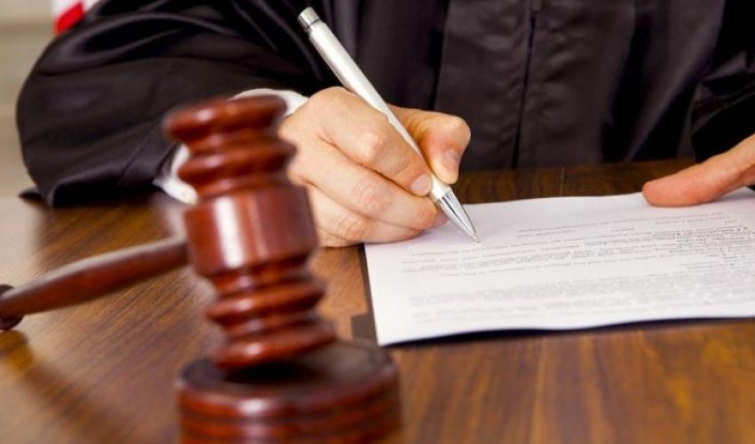 Universitetin kafedra müdirinin müavininə cinayət işi açıldı - DƏLƏDUZLUQ Universitetin kafedra müdirinin müavininə cinayət işi açıldı - DƏLƏDUZLUQ