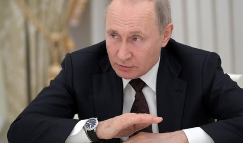 Путин обратился к россиянам из-за коронавируса Путин обратился к россиянам из-за коронавируса