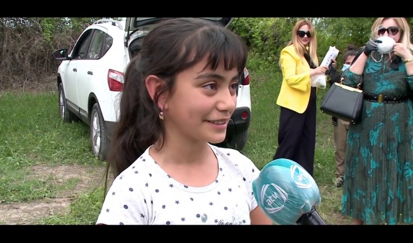 Bu qız bütün Azərbaycanı ağlatdı - VİDEO Bu qız bütün Azərbaycanı ağlatdı - VİDEO