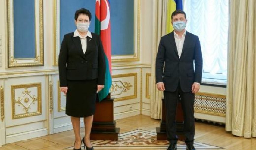 Ахундова начала работу на посту посла Азербайджана в Украине Ахундова начала работу на посту посла Азербайджана в Украине