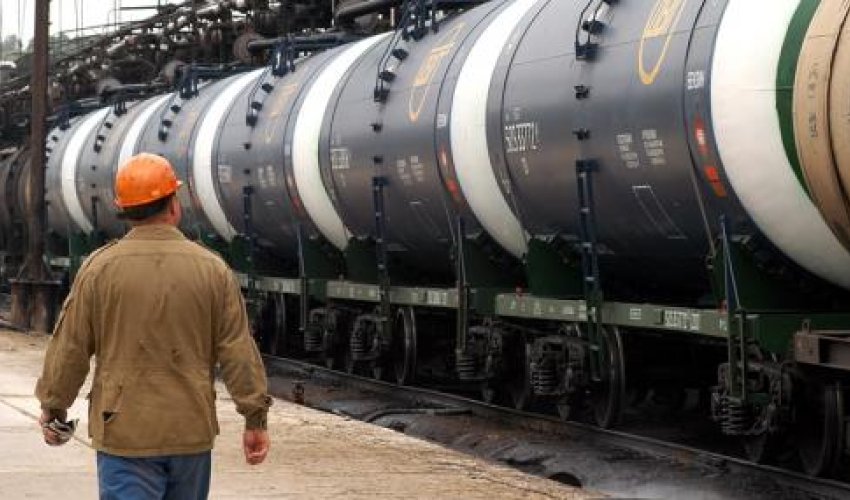 Беларусь намерена заключить долгосрочный нефтяной контракт с Азербайджаном Беларусь намерена заключить долгосрочный нефтяной контракт с Азербайджаном