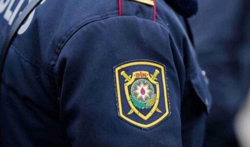Bakıda evdən çıxmaq qadağasının ilk günündə polis qadının həyatını belə xilas etdi- VİDEO Bakıda evdən çıxmaq qadağasının ilk günündə polis qadının həyatını belə xilas etdi- VİDEO