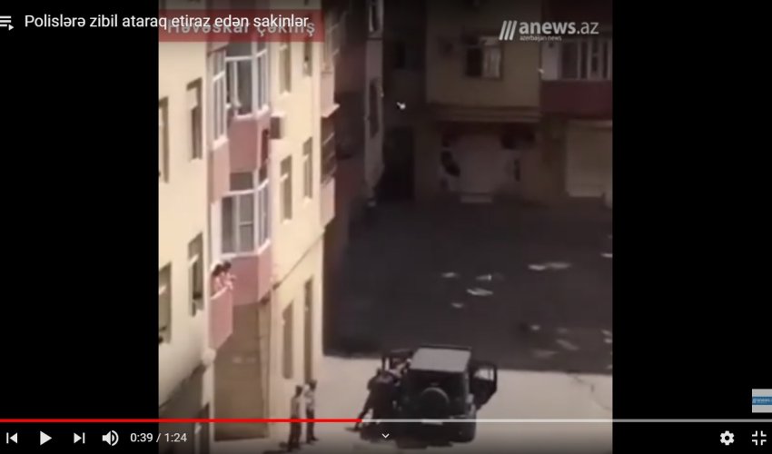 Bakıda sakinlər polislərə zibil ataraq etiraz edirlər- ANBAAN VİDEO Bakıda sakinlər polislərə zibil ataraq etiraz edirlər- ANBAAN VİDEO