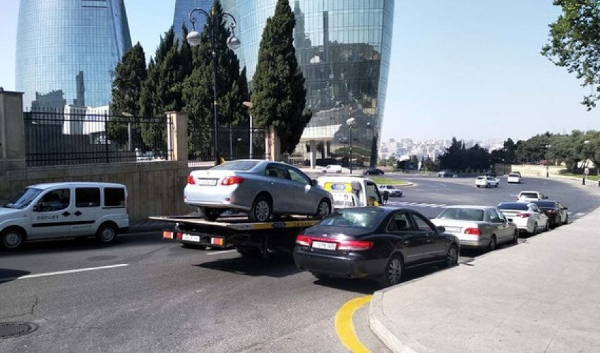 Deputatın avtomobilini evakuator apardı - FOTO Deputatın avtomobilini evakuator apardı - FOTO