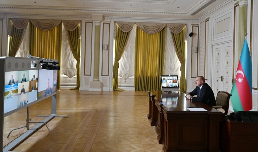 Prezident təcili iclas keçirtdi - CANLI YAYIM Prezident təcili iclas keçirtdi - CANLI YAYIM