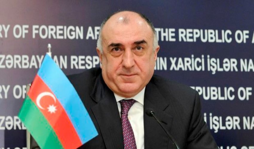 Elmar Məmmədyarov: Əşi, sən Allah bəsdir, bu saatda adama sual verərlər? Elmar Məmmədyarov: Əşi, sən Allah bəsdir, bu saatda adama sual verərlər?