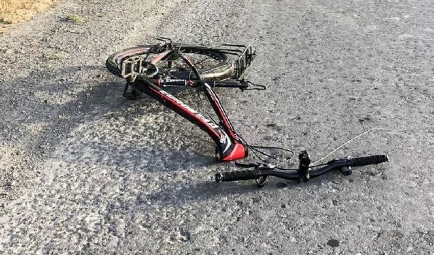 Bakı-Sumqayıt yolunda mikroavtobus velosipedçini vurub öldürdü Bakı-Sumqayıt yolunda mikroavtobus velosipedçini vurub öldürdü