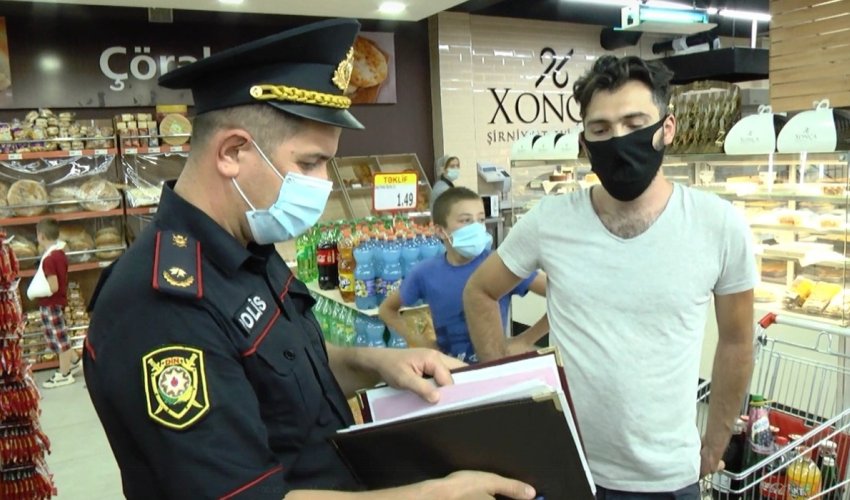 Evdən küçəyə çıxan COVID-19 xəstəsi saxlanıldı - FOTO Evdən küçəyə çıxan COVID-19 xəstəsi saxlanıldı - FOTO