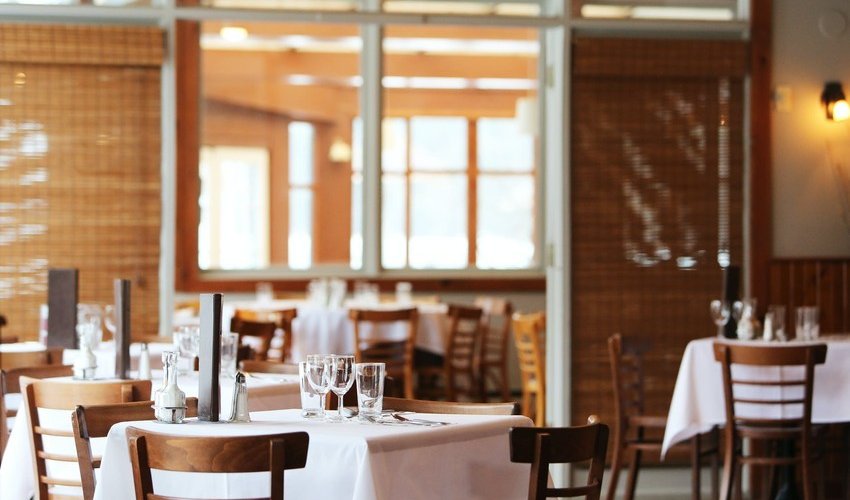 Goranboyda kafe sahibi və müştərilər cərimələnib- FOTO Goranboyda kafe sahibi və müştərilər cərimələnib- FOTO
