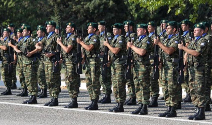 Yunanıstanda əsgərlik müddəti uzadılacaq Yunanıstanda əsgərlik müddəti uzadılacaq