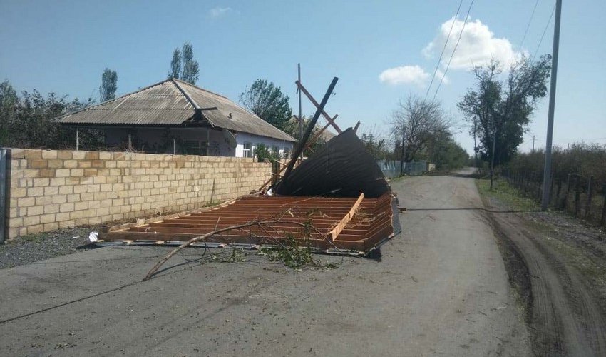 Güclü külək Zaqatalada 7 kəndə ciddi ziyan vurub Güclü külək Zaqatalada 7 kəndə ciddi ziyan vurub