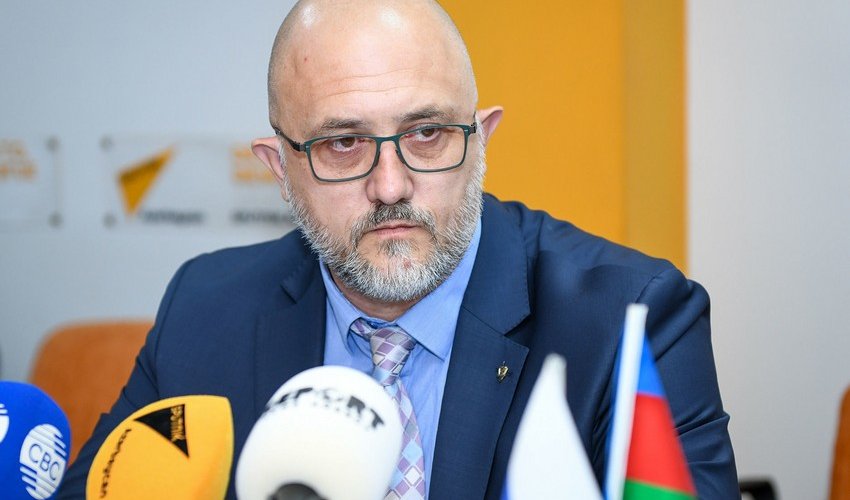 Российский эксперт: Азербайджану нужно жестко ответить на обстрелы Армении Российский эксперт: Азербайджану нужно жестко ответить на обстрелы Армении